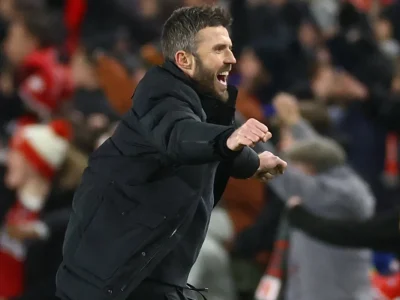 Carrick đối đầu Tottenham: Thử thách lớn nhất của huyền thoại MU sau 3 trận toàn thắng