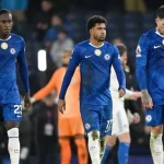 HLV Rosenior 'nổi điên' vì bàn thua gây tranh cãi, Chelsea để tuột chiến thắng trong tay trước Leeds 1